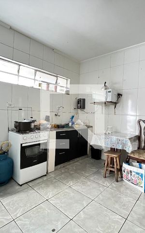 Casa à venda com 100m², 2 quartos e 2 vagas Casa à venda com 100m², 2 quartos e 2 vagasCozinha