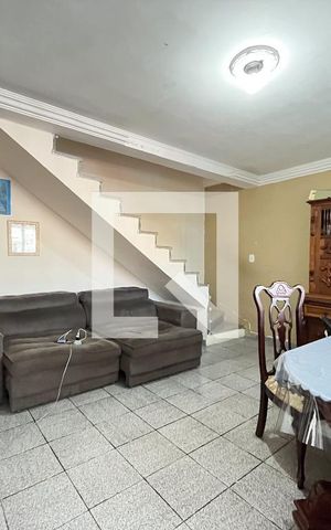 Casa à venda com 100m², 2 quartos e 2 vagas Casa à venda com 100m², 2 quartos e 2 vagasSala