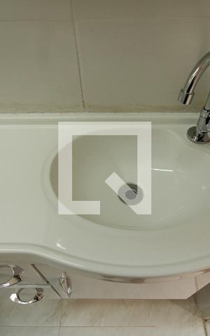 Apartamento à venda com 46m², 2 quartos e sem vagaBanheiro