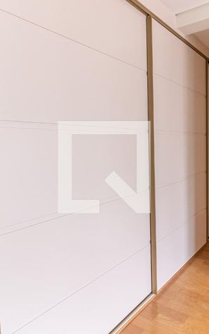 Apartamento à venda com 183m², 3 quartos e 4 vagas Apartamento à venda com 183m², 3 quartos e 4 vagasSuíte 1 - Armários