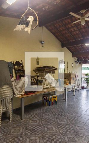 Casa à venda com 298m², 3 quartos e 2 vagas Casa à venda com 298m², 3 quartos e 2 vagasÁrea comum