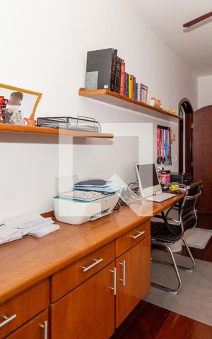 Casa à venda com 198m², 3 quartos e 2 vagasQuarto 2 