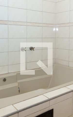 Casa à venda com 198m², 3 quartos e 2 vagasBanheiro da Suíte