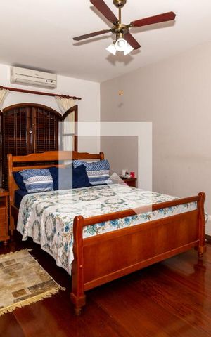 Casa à venda com 198m², 3 quartos e 2 vagasQuarto 1 (Suíte)