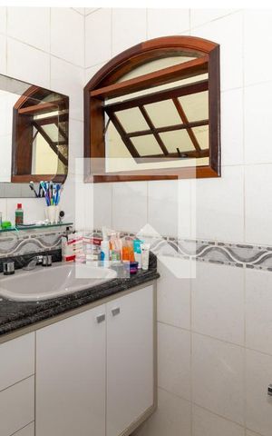 Casa à venda com 198m², 3 quartos e 2 vagasBanheiro 2