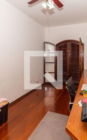 Casa à venda com 198m², 3 quartos e 2 vagasQuarto 2 