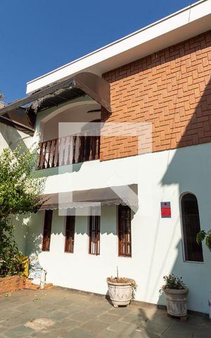 Casa à venda com 198m², 3 quartos e 2 vagasFachada