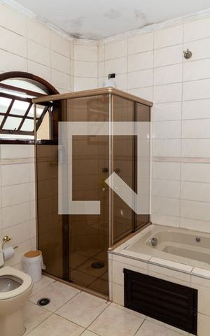 Casa à venda com 198m², 3 quartos e 2 vagasBanheiro da Suíte