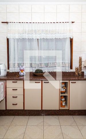 Casa à venda com 198m², 3 quartos e 2 vagasCozinha