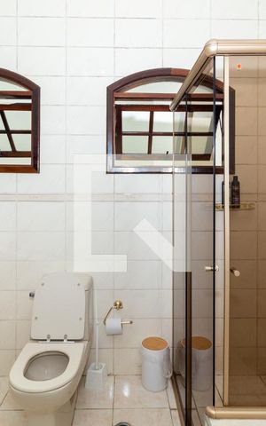 Casa à venda com 198m², 3 quartos e 2 vagasBanheiro da Suíte