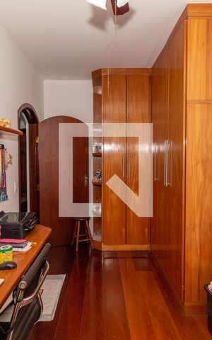 Casa à venda com 198m², 3 quartos e 2 vagasQuarto 2 
