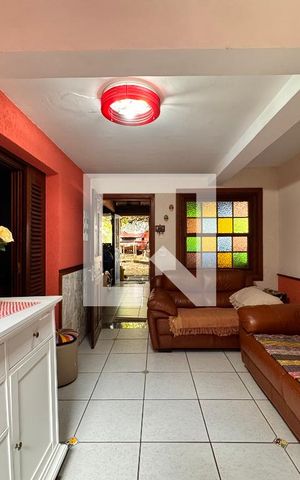 Casa à venda com 175m², 3 quartos e sem vaga Casa à venda com 175m², 3 quartos e sem vagaSala