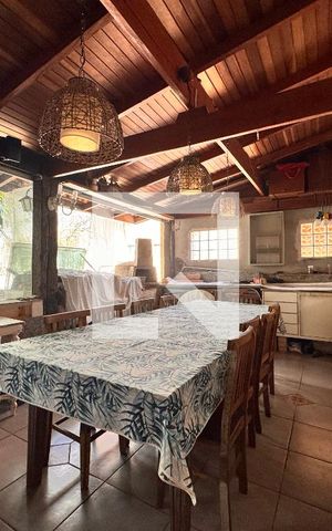 Casa à venda com 175m², 3 quartos e sem vaga Casa à venda com 175m², 3 quartos e sem vagaVaranda
