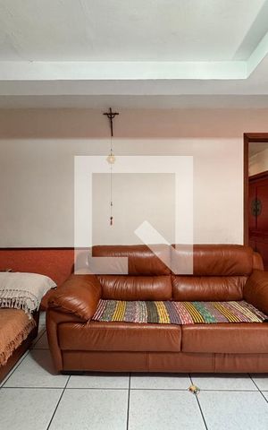 Casa à venda com 175m², 3 quartos e sem vaga Casa à venda com 175m², 3 quartos e sem vagaSala