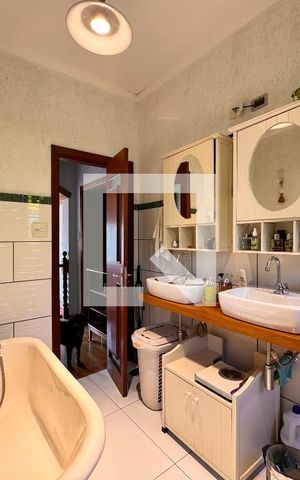 Casa à venda com 175m², 3 quartos e sem vaga Casa à venda com 175m², 3 quartos e sem vagaBanheiro