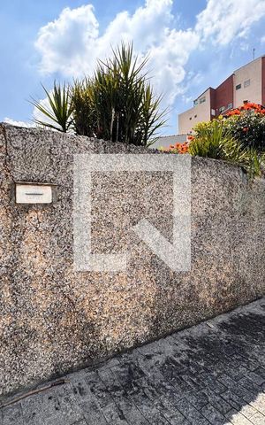 Casa à venda com 175m², 3 quartos e sem vaga Casa à venda com 175m², 3 quartos e sem vagaFachada