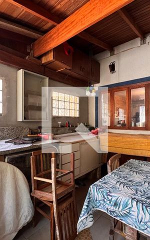 Casa à venda com 175m², 3 quartos e sem vaga Casa à venda com 175m², 3 quartos e sem vagaVaranda