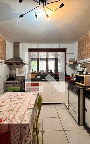Casa à venda com 175m², 3 quartos e sem vaga Casa à venda com 175m², 3 quartos e sem vagaCozinha