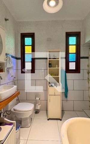 Casa à venda com 175m², 3 quartos e sem vaga Casa à venda com 175m², 3 quartos e sem vagaBanheiro