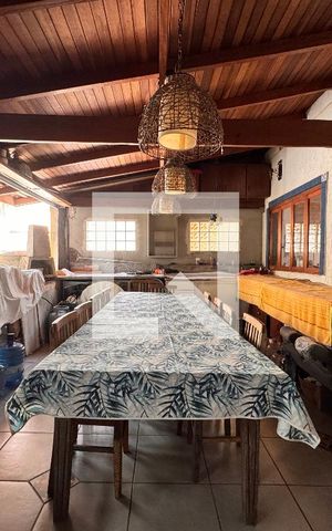 Casa à venda com 175m², 3 quartos e sem vaga Casa à venda com 175m², 3 quartos e sem vagaVaranda