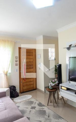 Casa de condomínio à venda com 78m², 2 quartos e 1 vagaSala