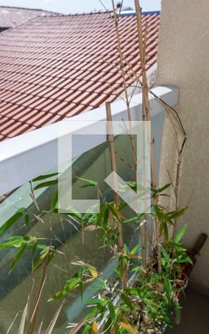 Casa de condomínio à venda com 78m², 2 quartos e 1 vagaVaranda
