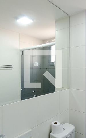 Apartamento à venda com 37m², 2 quartos e sem vaga Apartamento à venda com 37m², 2 quartos e sem vagaBanheiro Social