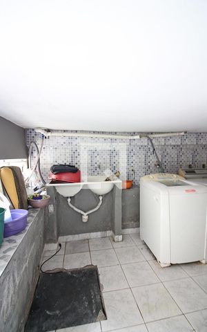 Casa à venda com 158m², 3 quartos e 2 vagasLavanderia