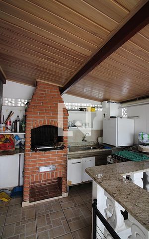 Casa à venda com 158m², 3 quartos e 2 vagasChurrasqueira