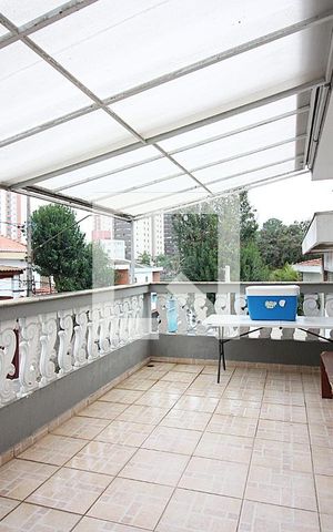 Casa à venda com 158m², 3 quartos e 2 vagasVaranda 