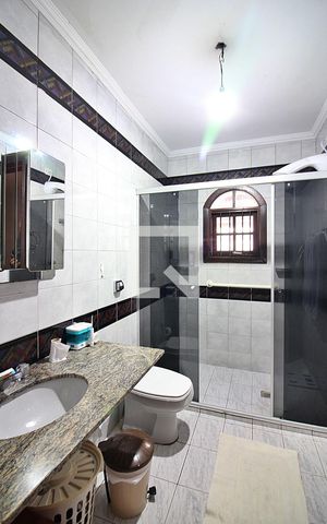 Casa à venda com 158m², 3 quartos e 2 vagasBanheiro Social