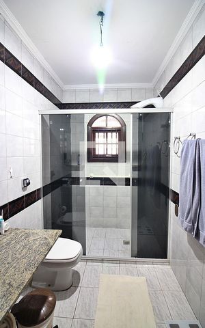 Casa à venda com 158m², 3 quartos e 2 vagasBanheiro Social