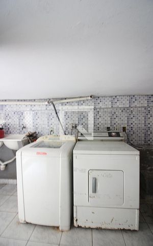 Casa à venda com 158m², 3 quartos e 2 vagasLavanderia