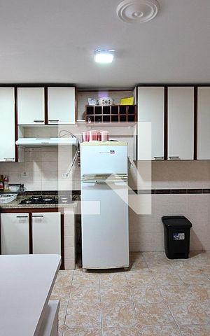 Casa à venda com 158m², 3 quartos e 2 vagasCozinha