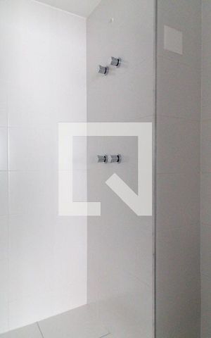 Studio à venda com 27m², 1 quarto e sem vaga Studio à venda com 27m², 1 quarto e sem vagaBanheiro