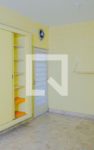 Casa à venda com 160m², 5 quartos e 2 vagas Casa à venda com 160m², 5 quartos e 2 vagasCozinha