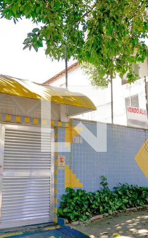 Casa à venda com 160m², 5 quartos e 2 vagas Casa à venda com 160m², 5 quartos e 2 vagasFachada