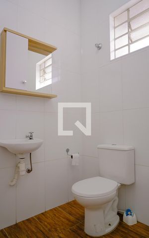 Casa à venda com 160m², 5 quartos e 2 vagas Casa à venda com 160m², 5 quartos e 2 vagasBanheiro 1
