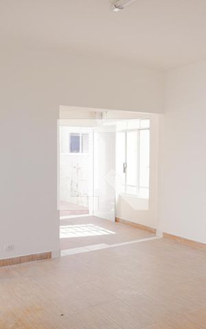 Casa à venda com 160m², 5 quartos e 2 vagas Casa à venda com 160m², 5 quartos e 2 vagasSala