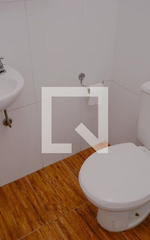 Casa à venda com 160m², 5 quartos e 2 vagas Casa à venda com 160m², 5 quartos e 2 vagasBanheiro 1
