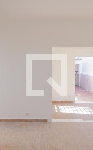 Casa à venda com 160m², 5 quartos e 2 vagas Casa à venda com 160m², 5 quartos e 2 vagasSala
