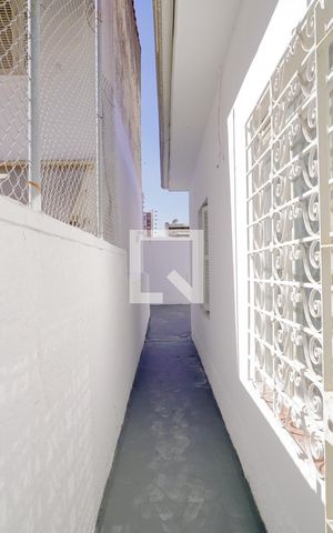 Casa à venda com 160m², 5 quartos e 2 vagas Casa à venda com 160m², 5 quartos e 2 vagasCorredor Quintal