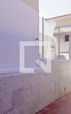 Casa à venda com 160m², 5 quartos e 2 vagas Casa à venda com 160m², 5 quartos e 2 vagasCorredor Entrada Casa