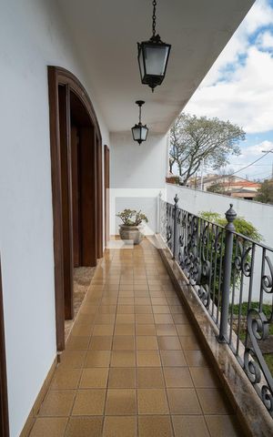 Casa à venda com 323m², 3 quartos e 5 vagas Casa à venda com 323m², 3 quartos e 5 vagasSacada