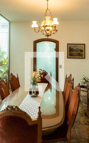 Casa à venda com 323m², 3 quartos e 5 vagas Casa à venda com 323m², 3 quartos e 5 vagasSala de Jantar