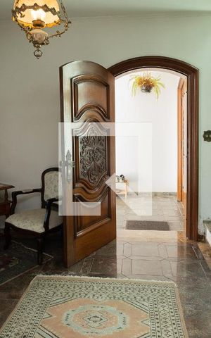 Casa à venda com 323m², 3 quartos e 5 vagas Casa à venda com 323m², 3 quartos e 5 vagasSala