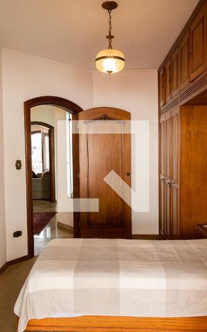 Casa à venda com 323m², 3 quartos e 5 vagas Casa à venda com 323m², 3 quartos e 5 vagasQuarto 2
