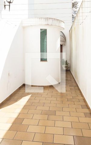 Casa à venda com 323m², 3 quartos e 5 vagas Casa à venda com 323m², 3 quartos e 5 vagasQuintal