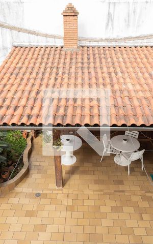 Casa à venda com 323m², 3 quartos e 5 vagas Casa à venda com 323m², 3 quartos e 5 vagasVista - Sacada - Quarto 1 e 2