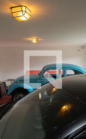 Casa à venda com 323m², 3 quartos e 5 vagas Casa à venda com 323m², 3 quartos e 5 vagasGaragem